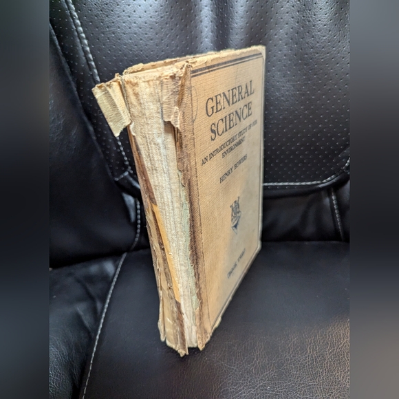 Vintage mid century General Science Grade 10 School book. Fair Condition  . - Picture 3 of 15